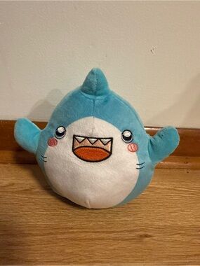 LankyBox 8" Plush Series 3 Thicc Shark Stuffed
